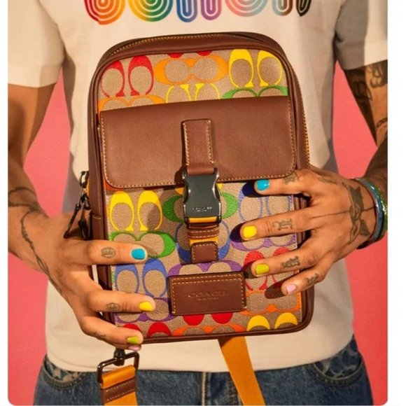 🌈❤️ Coach Track Pack In Rainbow Signature Canvas *Special Edition* - Picture 6 of 13